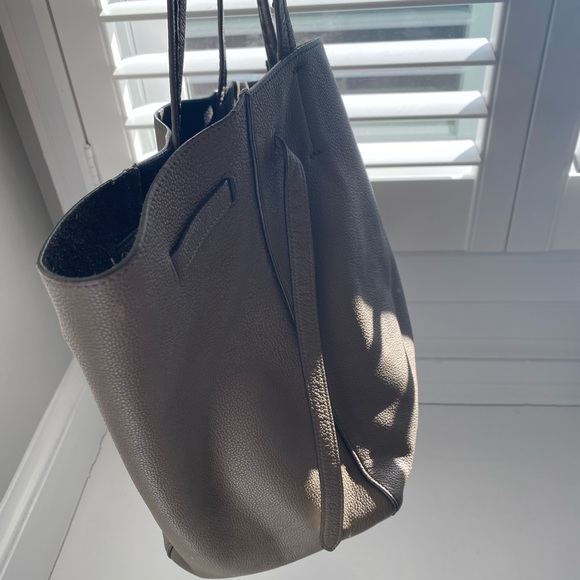 Celine Cabas Phantom Soft Grained Calfskin Taupe - Picture 5 of 8
